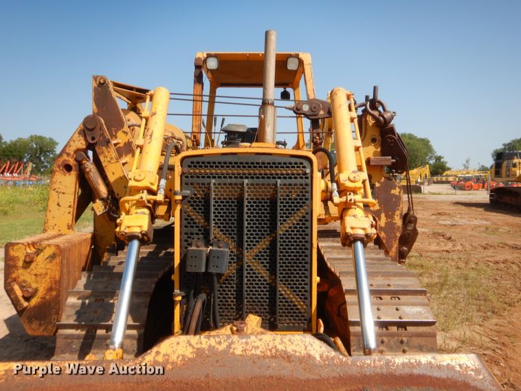 image for item HW9325 1990 John Deere 750B  pipelayer