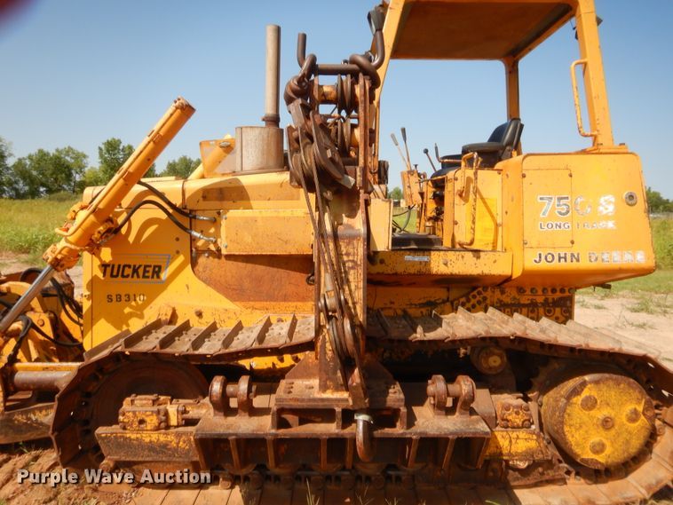 image for item HW9325 1990 John Deere 750B  pipelayer