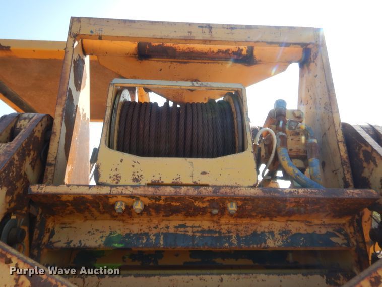 image for item HW9325 1990 John Deere 750B  pipelayer