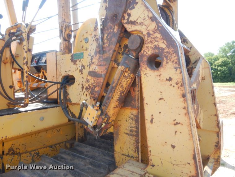 image for item HW9325 1990 John Deere 750B  pipelayer