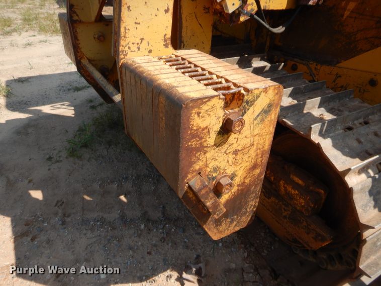 image for item HW9325 1990 John Deere 750B  pipelayer