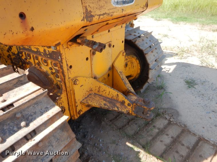 image for item HW9325 1990 John Deere 750B  pipelayer