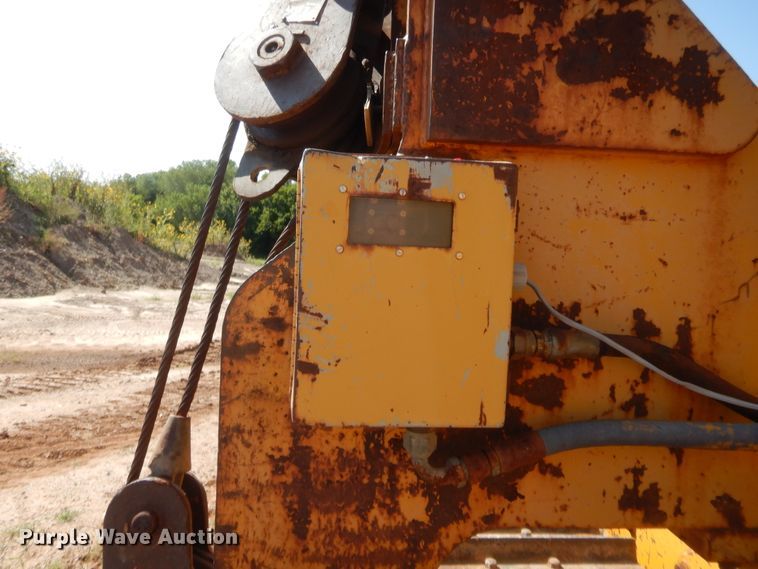 image for item HW9325 1990 John Deere 750B  pipelayer