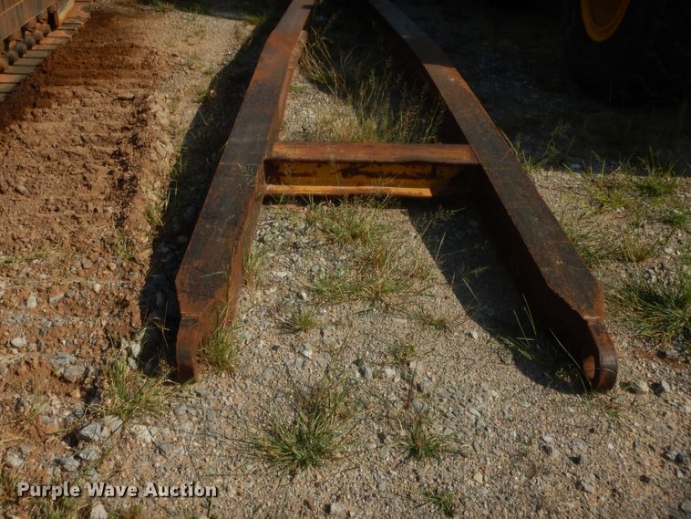 image for item HW9325 1990 John Deere 750B  pipelayer