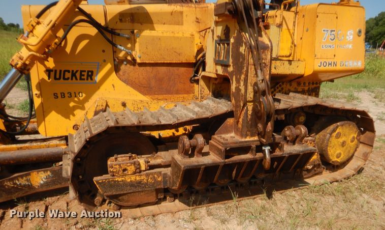 image for item HW9325 1990 John Deere 750B  pipelayer