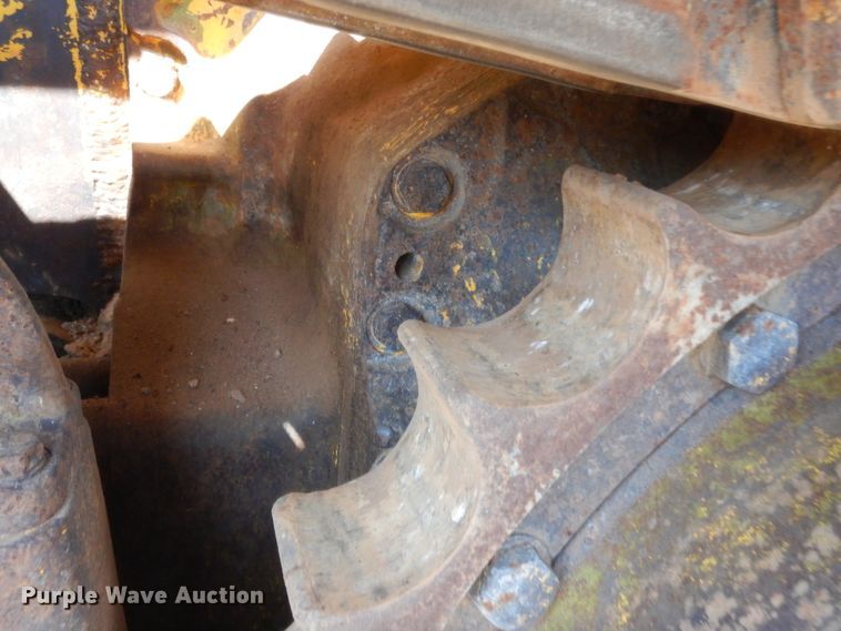 image for item HW9325 1990 John Deere 750B  pipelayer