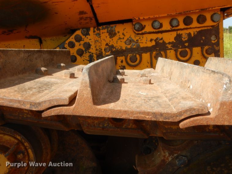 image for item HW9325 1990 John Deere 750B  pipelayer