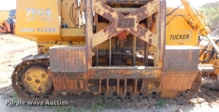 image for item HW9325 1990 John Deere 750B  pipelayer