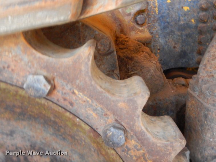 image for item HW9325 1990 John Deere 750B  pipelayer