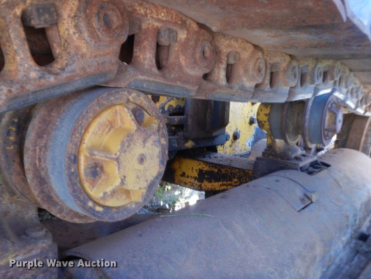 image for item HW9325 1990 John Deere 750B  pipelayer