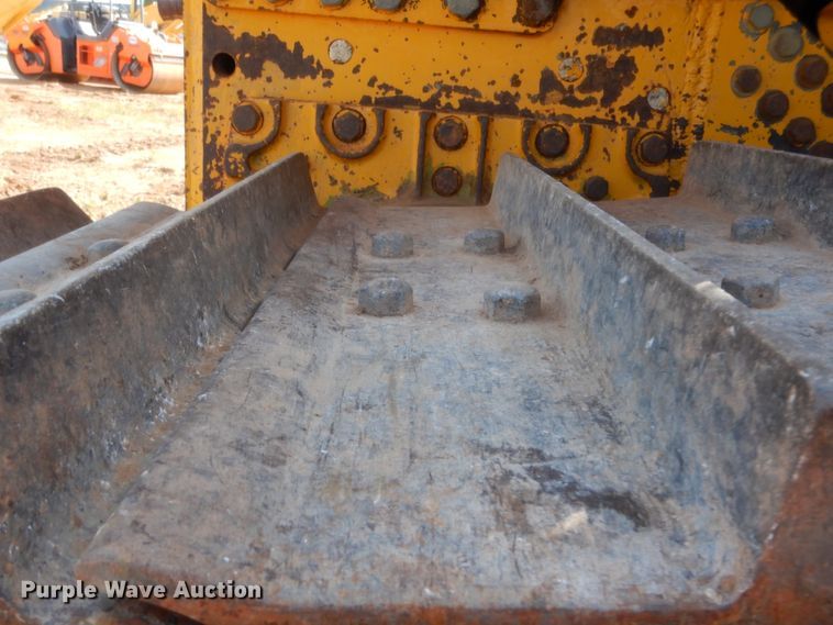 image for item HW9325 1990 John Deere 750B  pipelayer