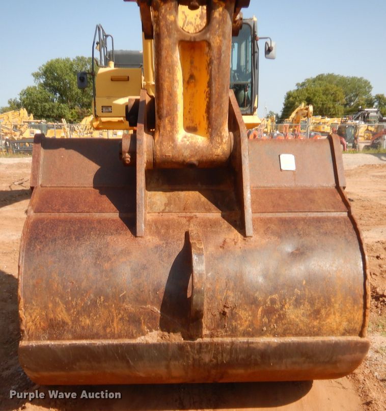 image for item HW9326 2013 Komatsu PC490LC-10  excavator