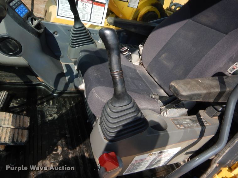 image for item HW9326 2013 Komatsu PC490LC-10  excavator