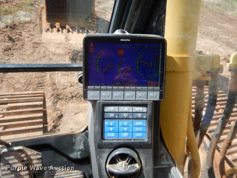 image for item HW9326 2013 Komatsu PC490LC-10  excavator