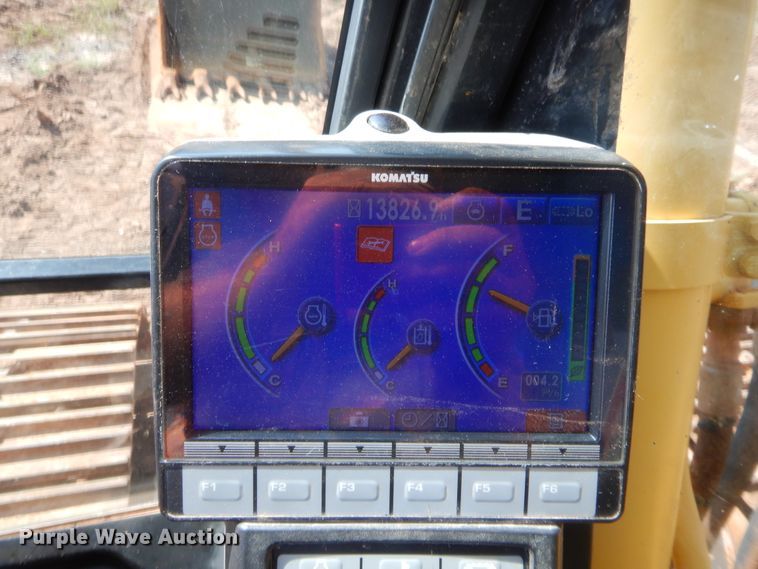 image for item HW9326 2013 Komatsu PC490LC-10  excavator