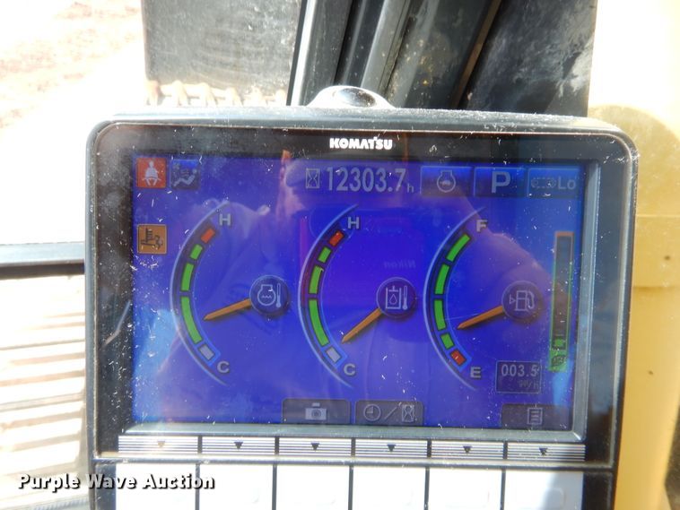 image for item HW9327 2013 Komatsu PC490LC-10  excavator