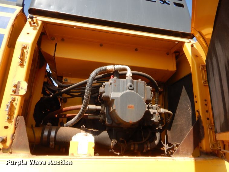 image for item HW9327 2013 Komatsu PC490LC-10  excavator