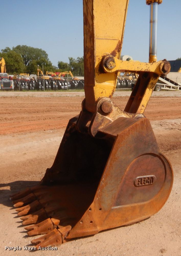 image for item HW9328 2006 Komatsu PC300LC-7EO  excavator