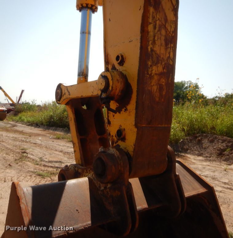 image for item HW9328 2006 Komatsu PC300LC-7EO  excavator