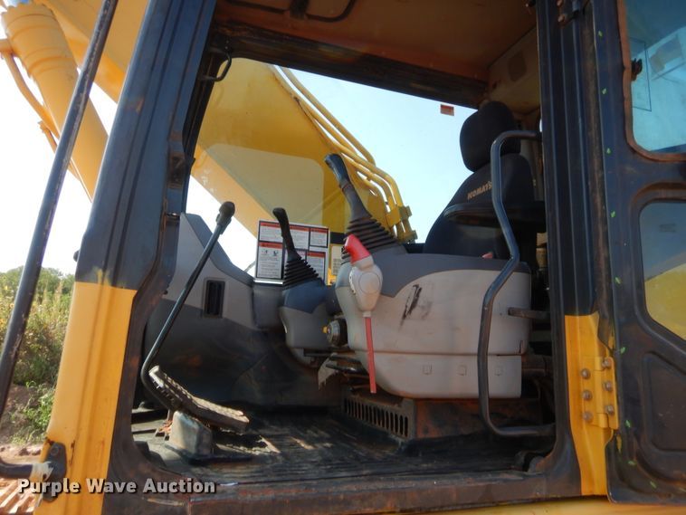 image for item HW9328 2006 Komatsu PC300LC-7EO  excavator