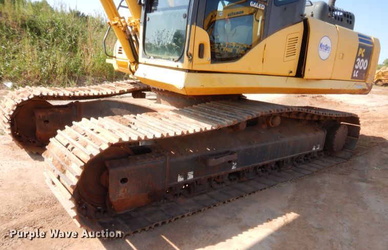 image for item HW9328 2006 Komatsu PC300LC-7EO  excavator