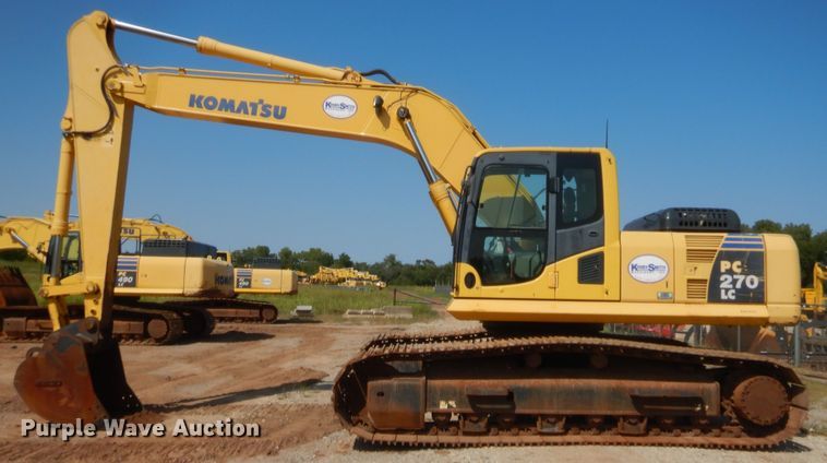 image for item HW9329 2011 Komatsu PC270LC-8  excavator