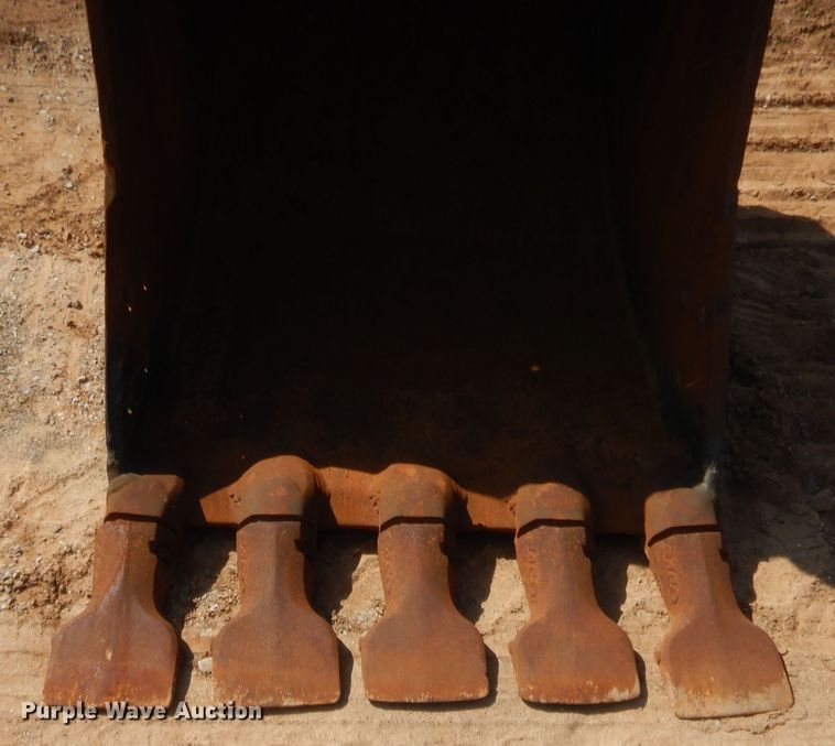 image for item HW9329 2011 Komatsu PC270LC-8  excavator