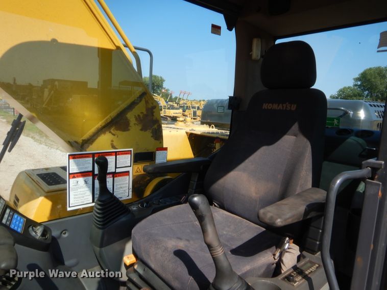 image for item HW9329 2011 Komatsu PC270LC-8  excavator