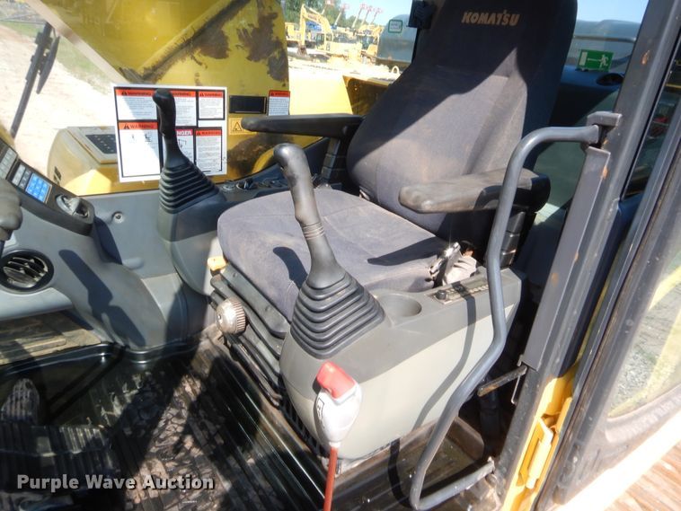 image for item HW9329 2011 Komatsu PC270LC-8  excavator