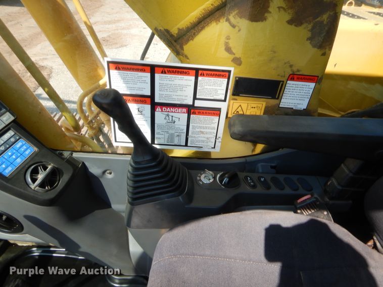 image for item HW9329 2011 Komatsu PC270LC-8  excavator