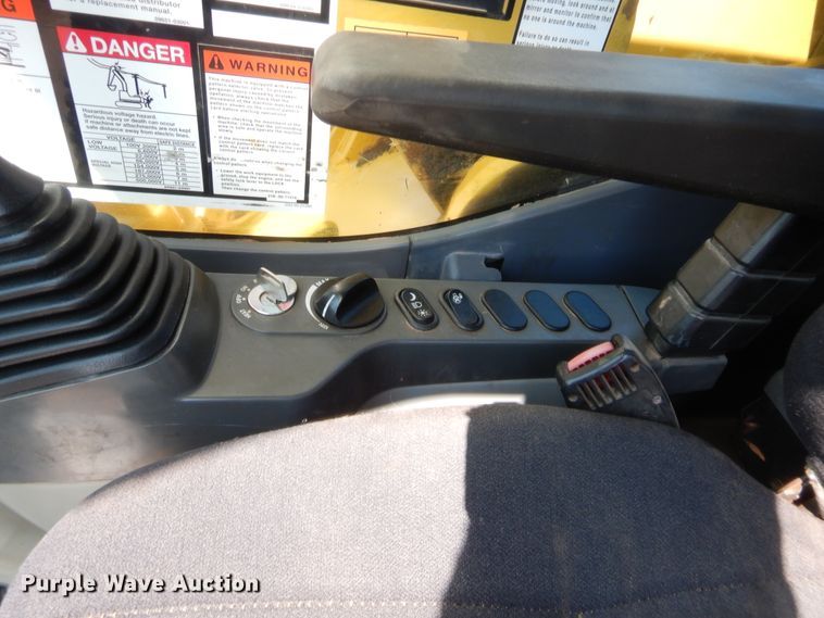 image for item HW9329 2011 Komatsu PC270LC-8  excavator