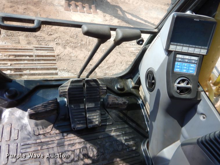 image for item HW9329 2011 Komatsu PC270LC-8  excavator