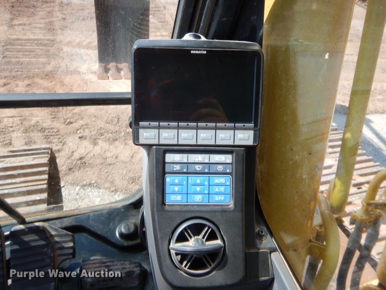 image for item HW9329 2011 Komatsu PC270LC-8  excavator