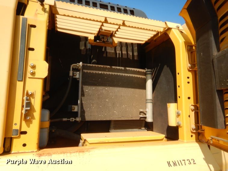 image for item HW9329 2011 Komatsu PC270LC-8  excavator