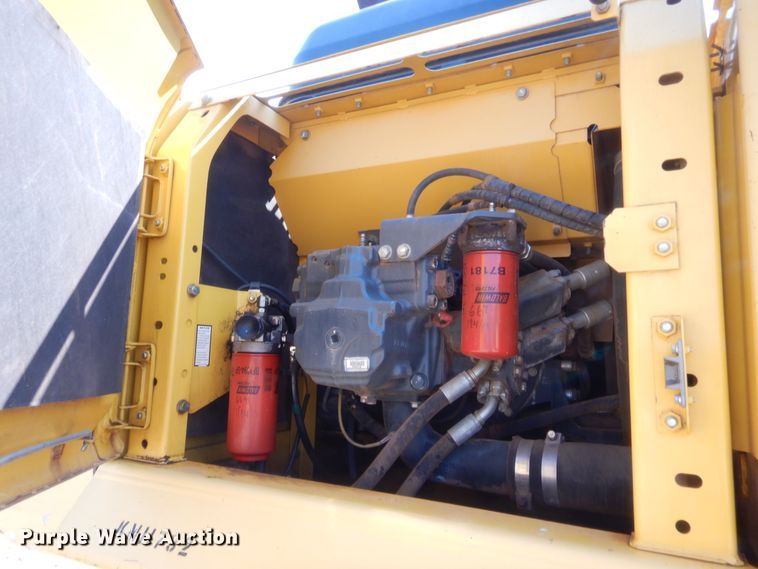 image for item HW9329 2011 Komatsu PC270LC-8  excavator