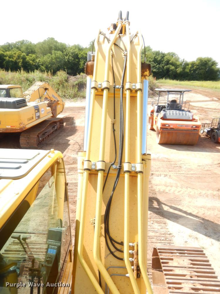 image for item HW9329 2011 Komatsu PC270LC-8  excavator