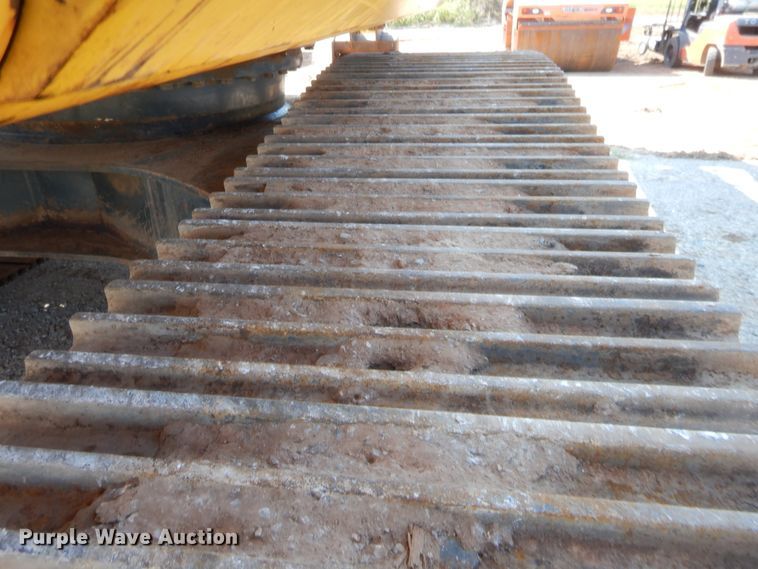 image for item HW9329 2011 Komatsu PC270LC-8  excavator