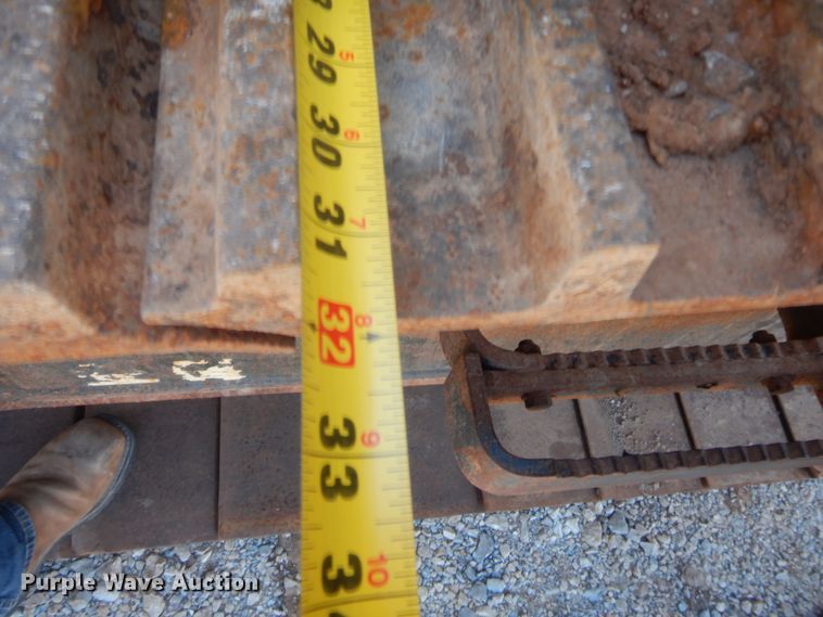 image for item HW9329 2011 Komatsu PC270LC-8  excavator