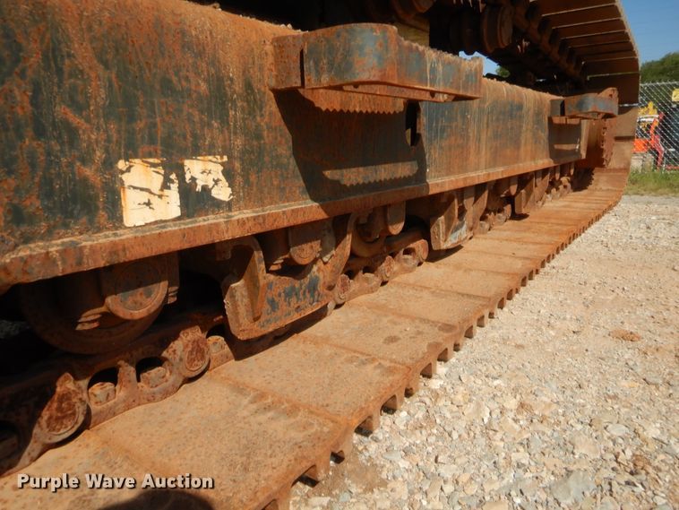 image for item HW9329 2011 Komatsu PC270LC-8  excavator