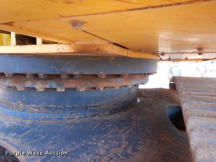 image for item HW9329 2011 Komatsu PC270LC-8  excavator