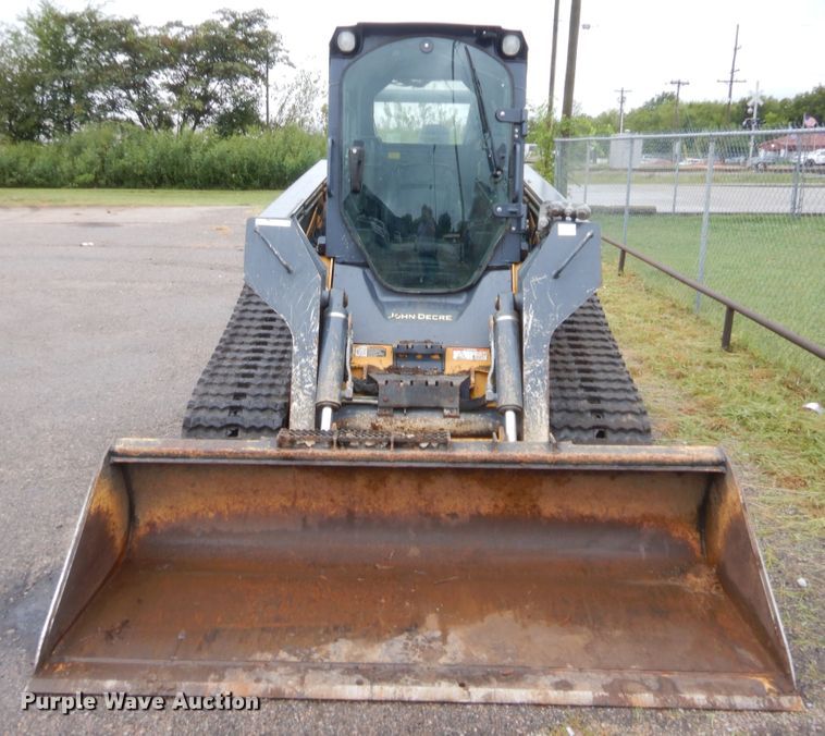 image for item HW9331 2015 John Deere 333E  tracked skid steer loader