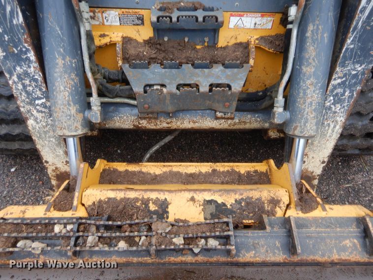 image for item HW9331 2015 John Deere 333E  tracked skid steer loader