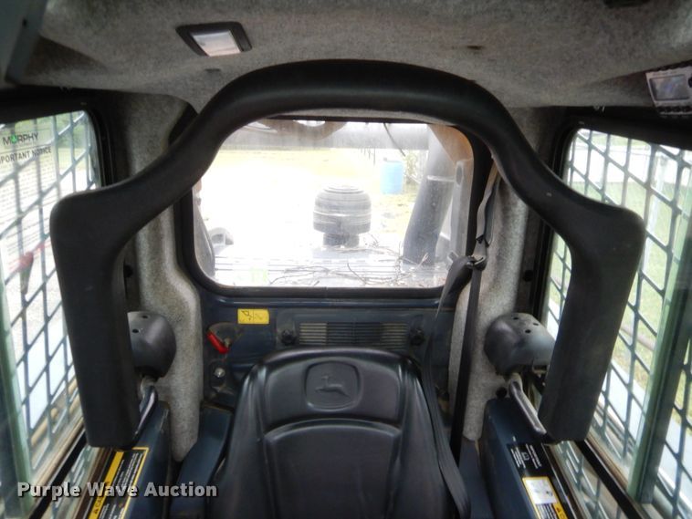 image for item HW9331 2015 John Deere 333E  tracked skid steer loader