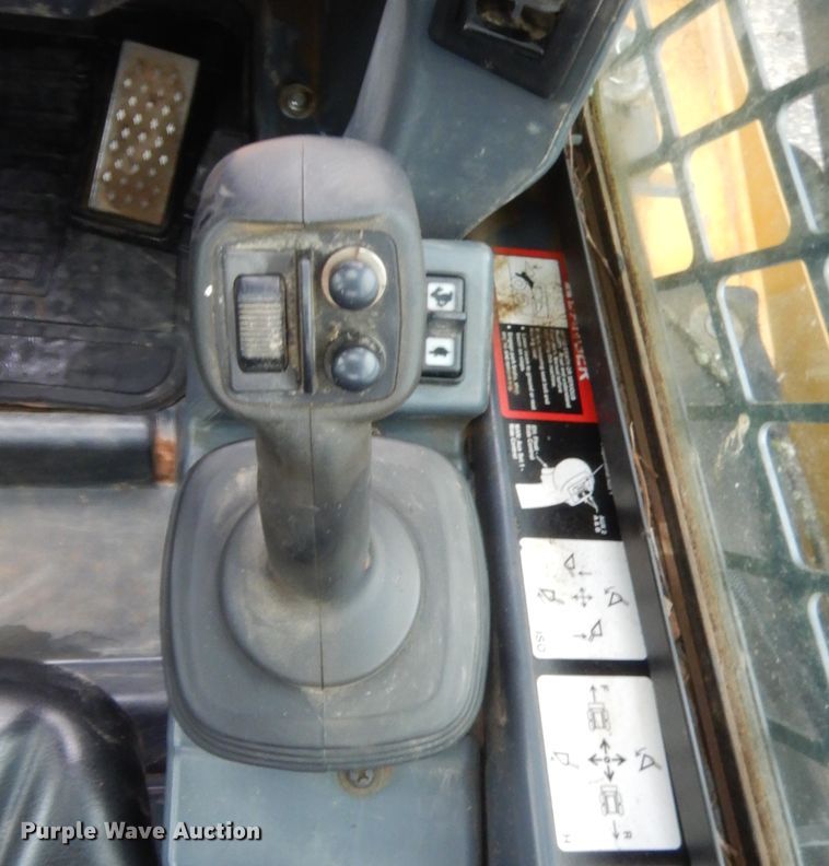 image for item HW9331 2015 John Deere 333E  tracked skid steer loader