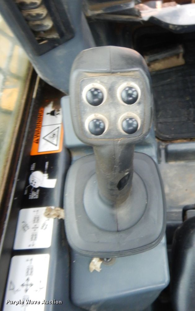 image for item HW9331 2015 John Deere 333E  tracked skid steer loader