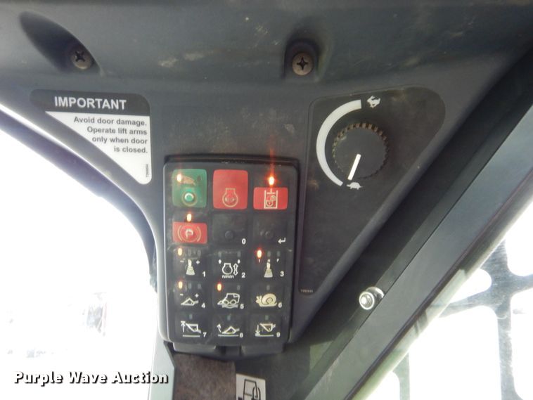 image for item HW9331 2015 John Deere 333E  tracked skid steer loader