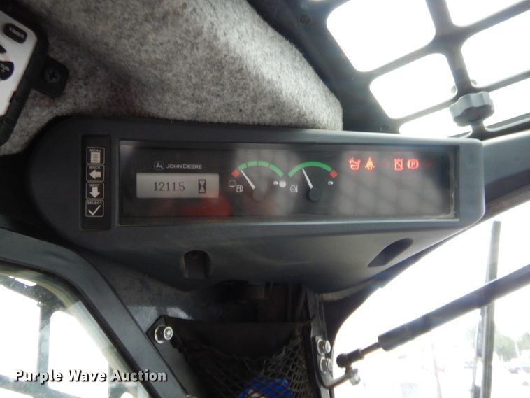 image for item HW9331 2015 John Deere 333E  tracked skid steer loader