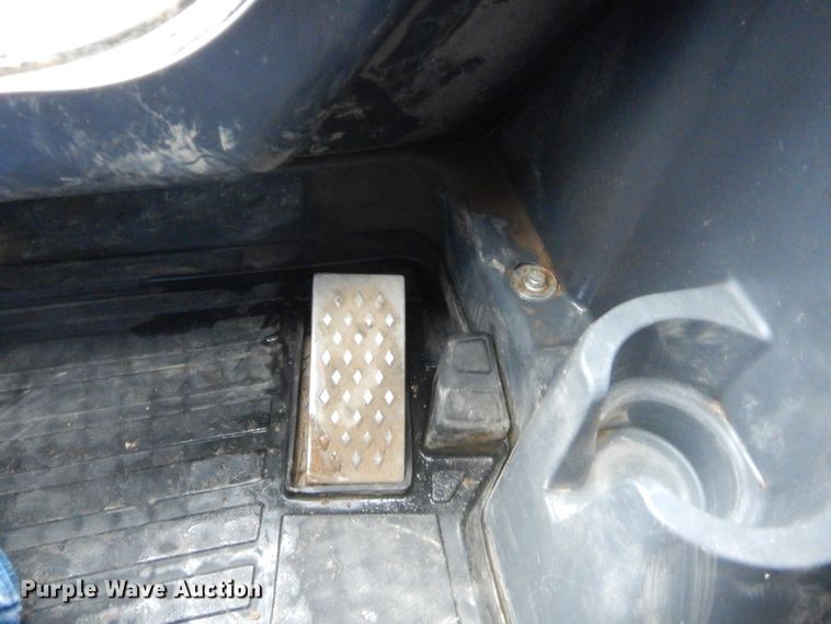 image for item HW9331 2015 John Deere 333E  tracked skid steer loader