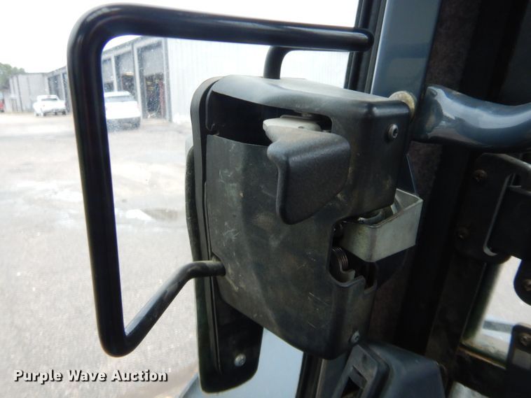 image for item HW9331 2015 John Deere 333E  tracked skid steer loader