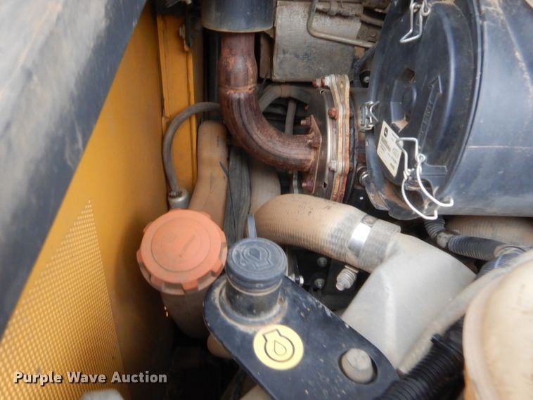 image for item HW9331 2015 John Deere 333E  tracked skid steer loader